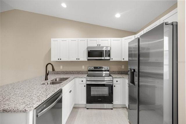 5795 NW 11th Place B, Ocala, FL 34482