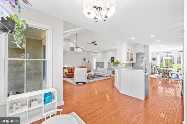 15657 PURCELLVILLE RD, Hillsboro, VA 20132