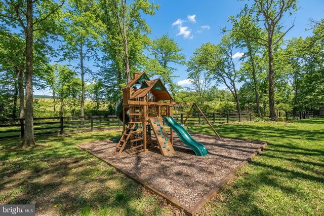15657 PURCELLVILLE RD, Hillsboro, VA 20132