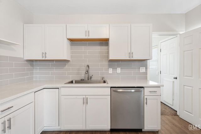 404 Wilson Avenue, Bakersfield, CA 93308