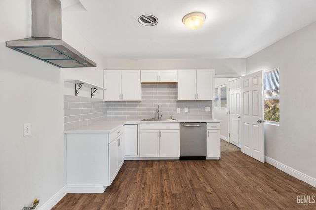 404 Wilson Avenue, Bakersfield, CA 93308