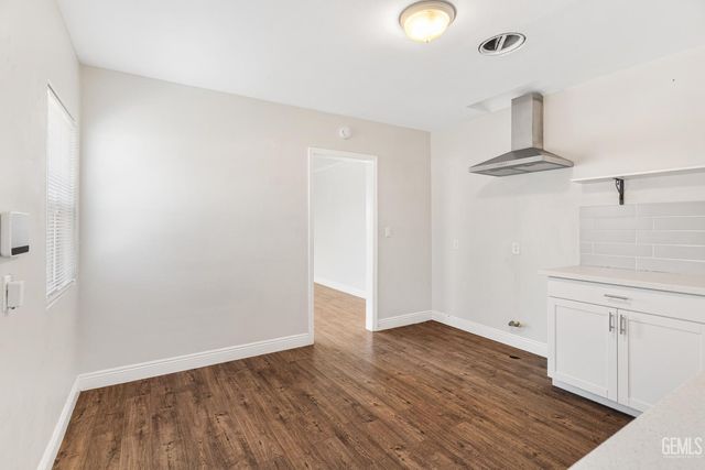 404 Wilson Avenue, Bakersfield, CA 93308