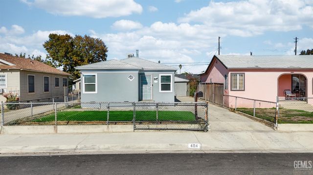 404 Wilson Avenue, Bakersfield, CA 93308