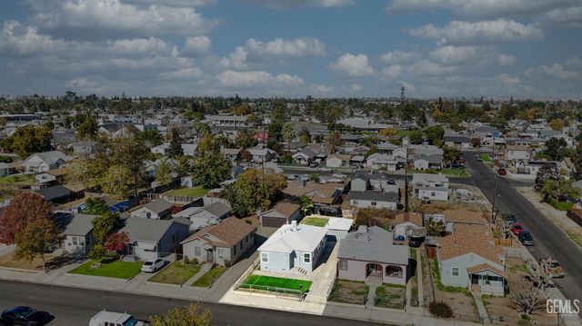 404 Wilson Avenue, Bakersfield, CA 93308