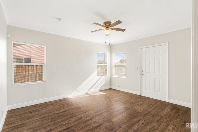 404 Wilson Avenue, Bakersfield, CA 93308