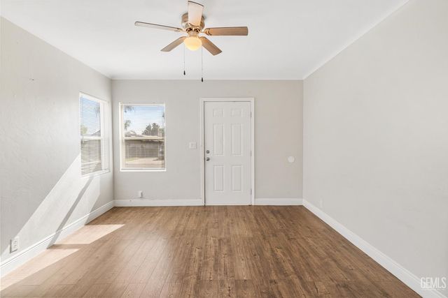 404 Wilson Avenue, Bakersfield, CA 93308