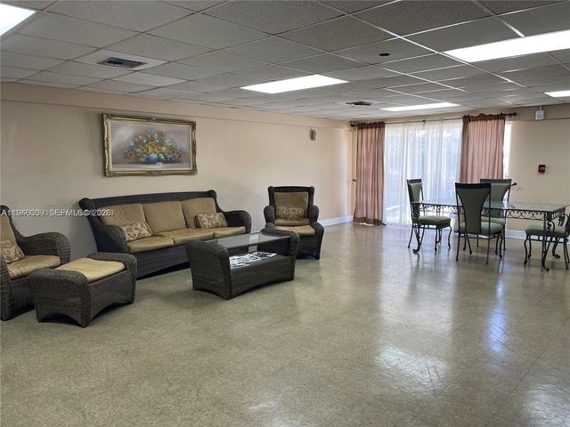 4670 W 13th Ln 405, Hialeah, FL 33012