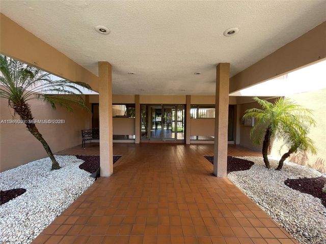 4670 W 13th Ln 405, Hialeah, FL 33012