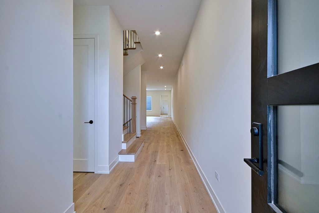 258 Addison Avenue, Elmhurst, IL 60126 — photo 3