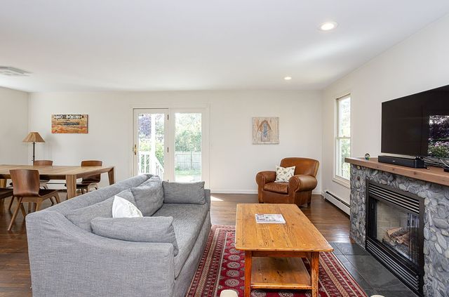 66 Center Avenue, Middletown, RI 02842