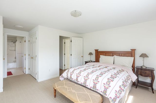 66 Center Avenue, Middletown, RI 02842