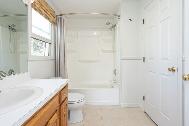 66 Center Avenue, Middletown, RI 02842
