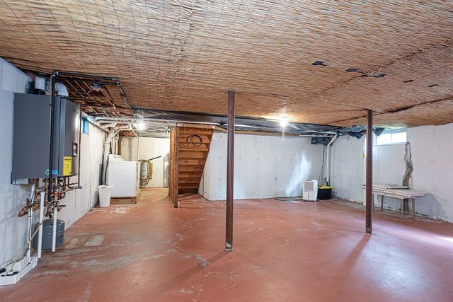 66 Center Avenue, Middletown, RI 02842