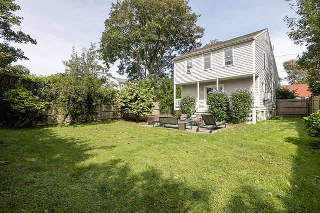 66 Center Avenue, Middletown, RI 02842