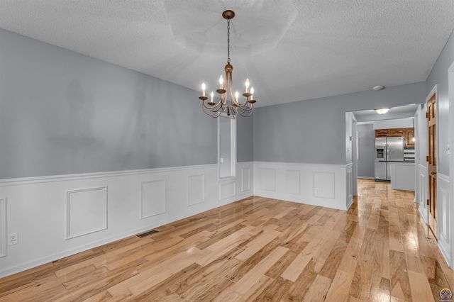 3939 SW Nottingham RD, Topeka, KS 66610