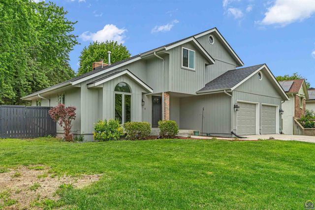 3939 SW Nottingham RD, Topeka, KS 66610
