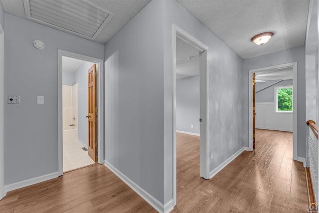 3939 SW Nottingham RD, Topeka, KS 66610