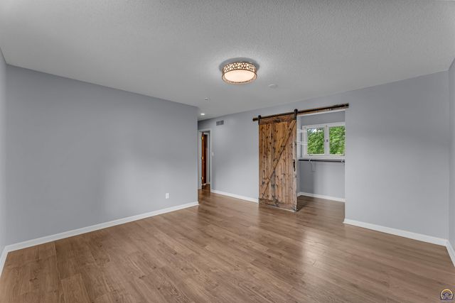 3939 SW Nottingham RD, Topeka, KS 66610