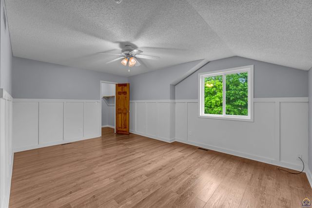 3939 SW Nottingham RD, Topeka, KS 66610