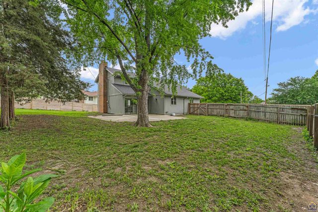 3939 SW Nottingham RD, Topeka, KS 66610