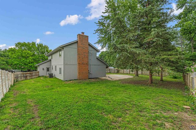 3939 SW Nottingham RD, Topeka, KS 66610