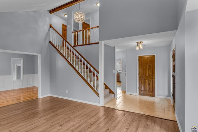 3939 SW Nottingham RD, Topeka, KS 66610