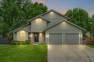 3939 SW Nottingham RD, Topeka, KS 66610
