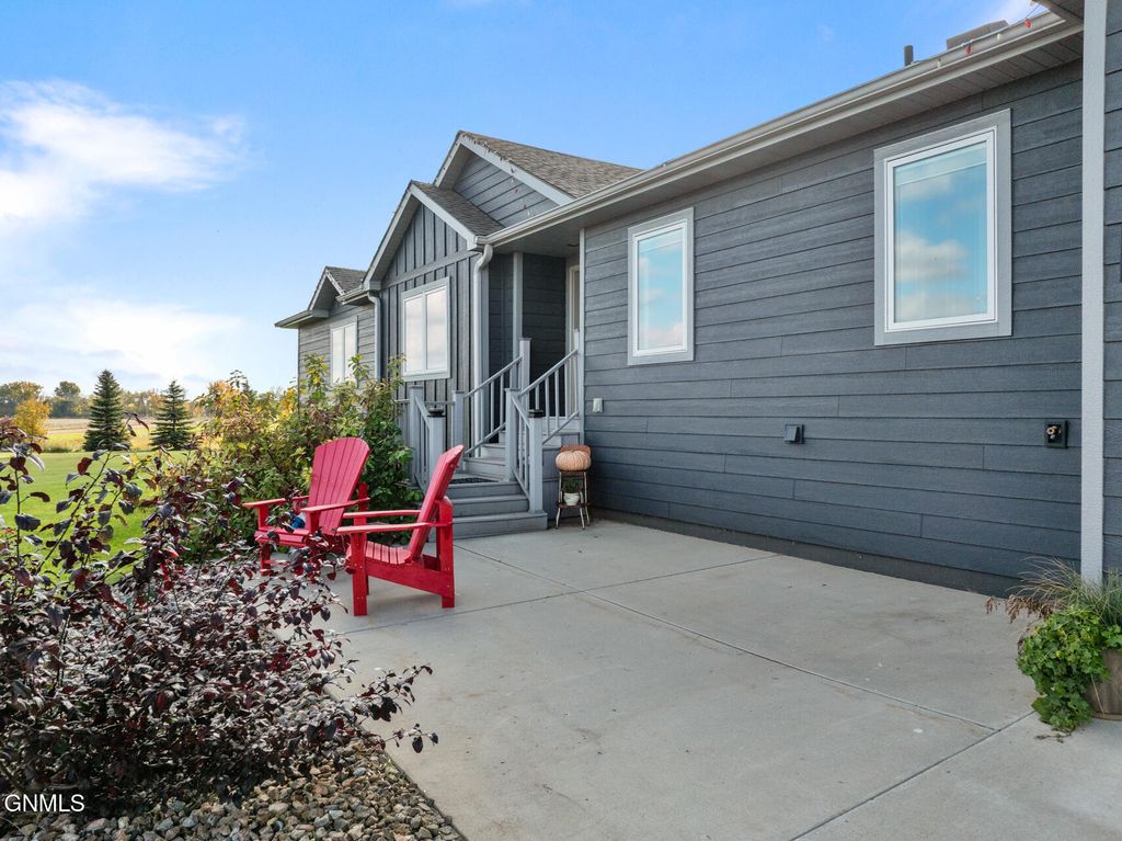 1300 104th Street SE, Minot, ND 58701 photo 3