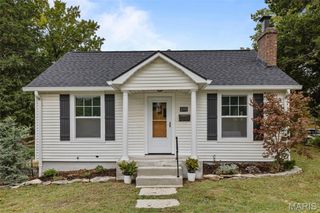 1095 N Sappington Road, Glendale, MO 63122