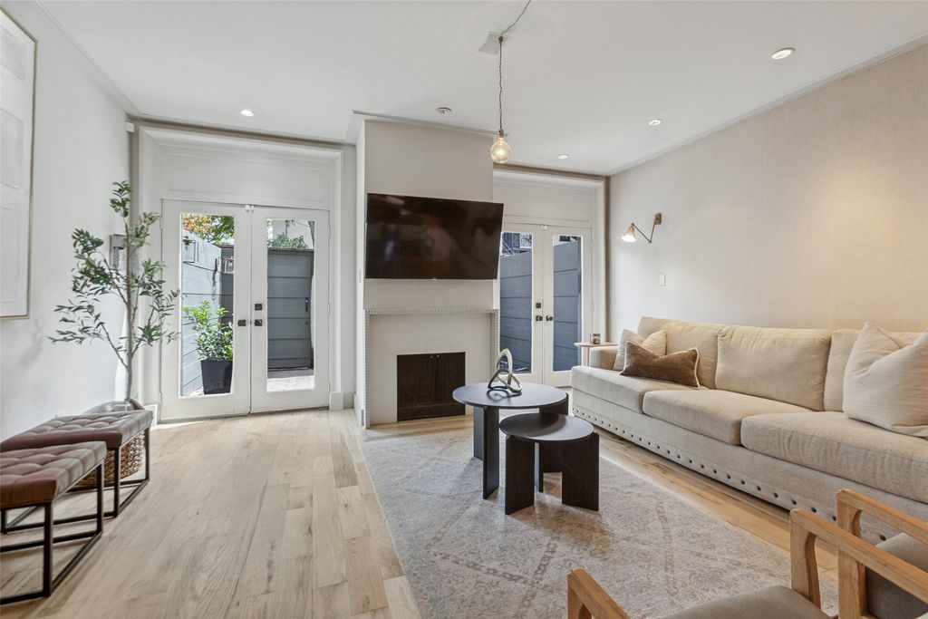 3818 N Hall Street 128, Dallas, TX 75219