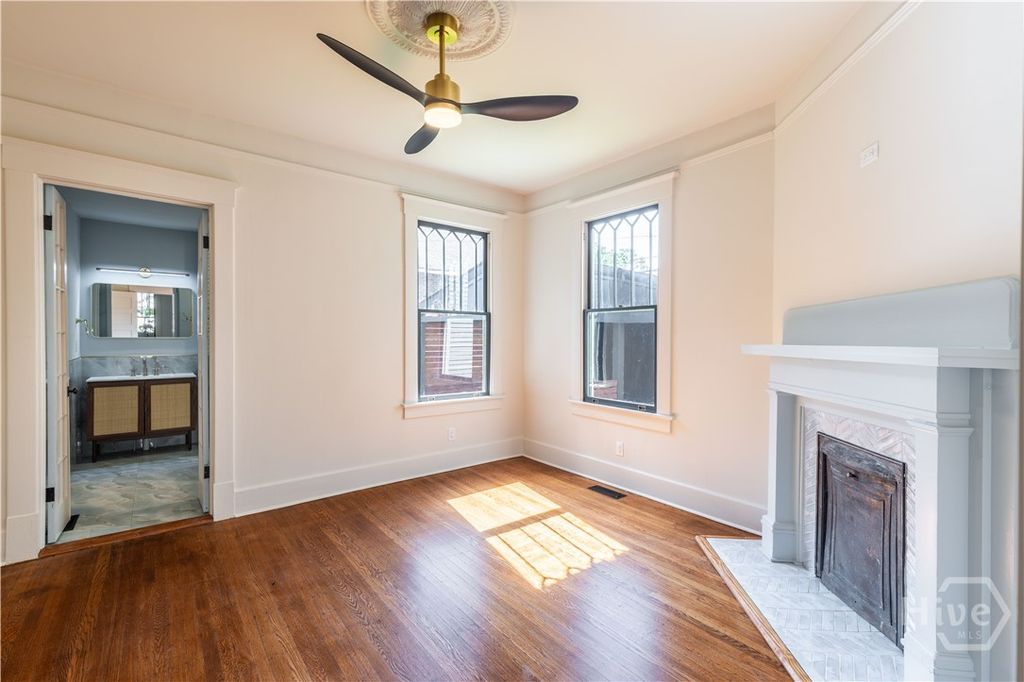 Image 18 of property listing at 635 Maupas Avenue, Savannah, GA 31401