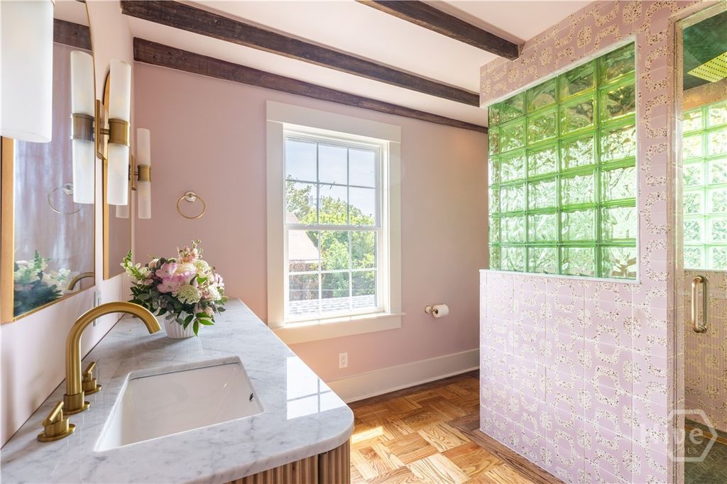 Image 26 of property listing at 635 Maupas Avenue, Savannah, GA 31401