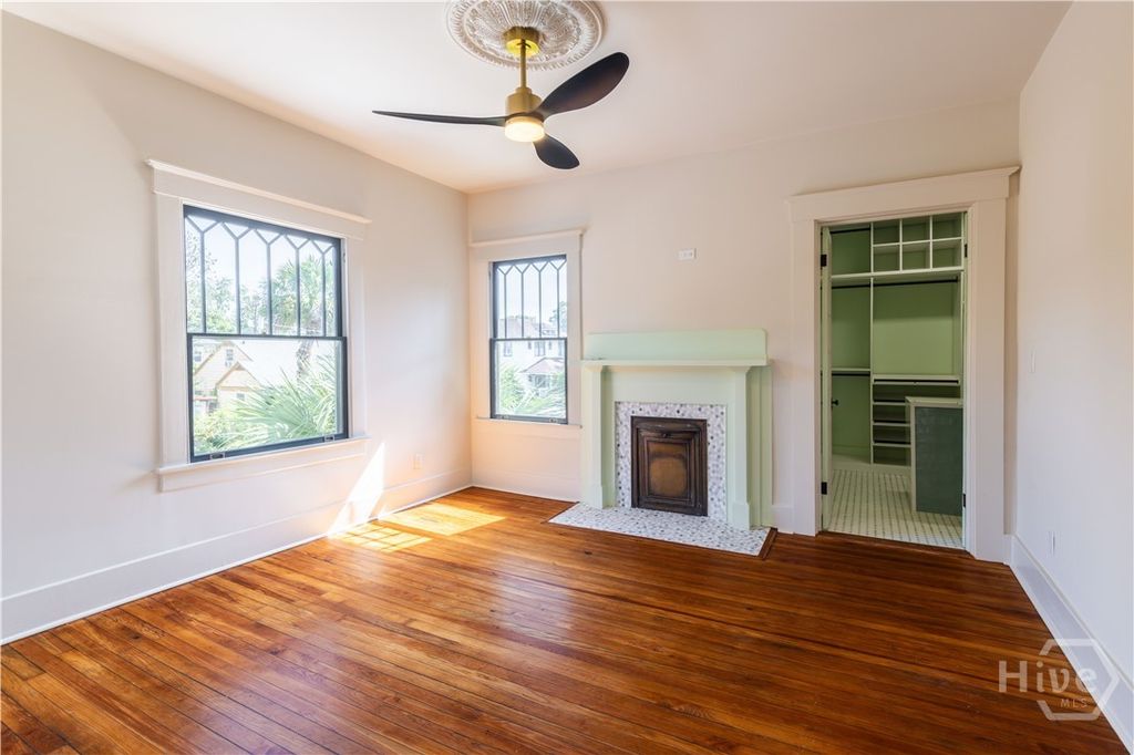 Image 29 of property listing at 635 Maupas Avenue, Savannah, GA 31401