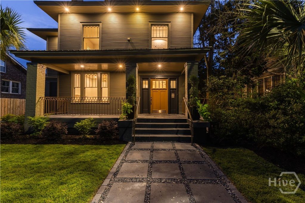 Image 37 of property listing at 635 Maupas Avenue, Savannah, GA 31401