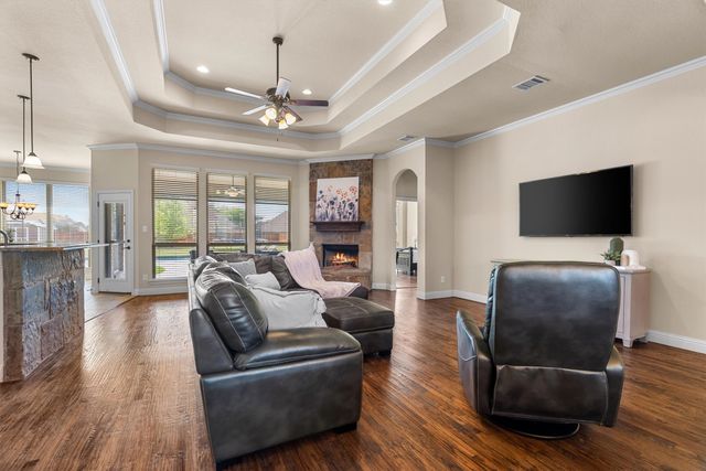 1325 Bluff Springs Drive, Fort Worth, TX 76052
