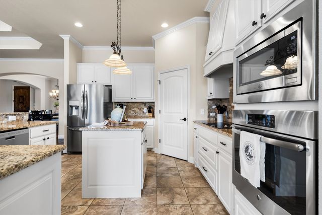 1325 Bluff Springs Drive, Fort Worth, TX 76052