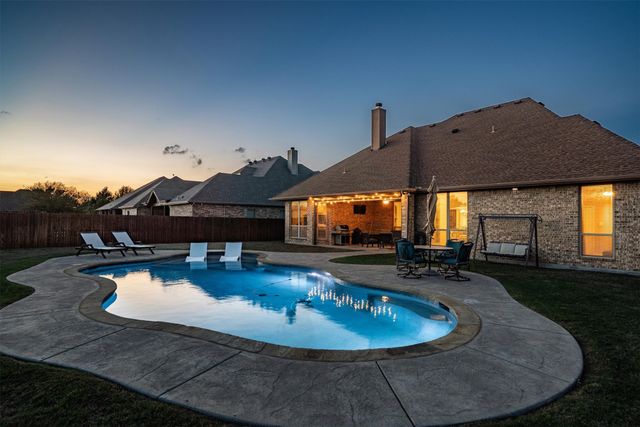 1325 Bluff Springs Drive, Fort Worth, TX 76052