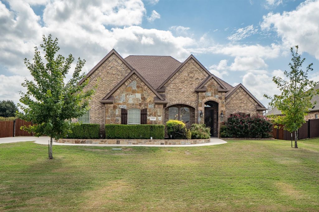 1325 Bluff Springs Drive, Fort Worth, TX 76052 — exterior