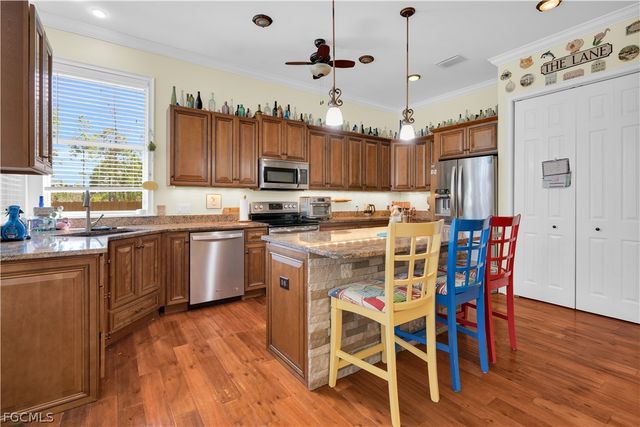 908 Pine AVE, Lehigh Acres, FL 33972