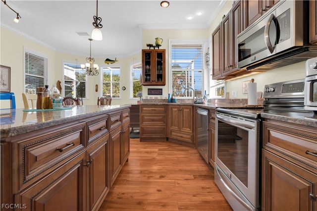 908 Pine AVE, Lehigh Acres, FL 33972