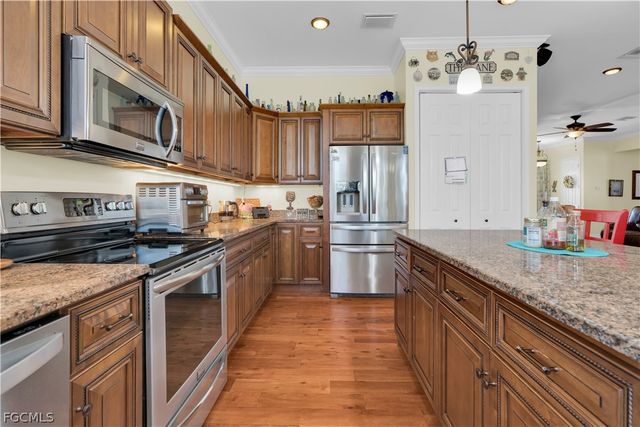 908 Pine AVE, Lehigh Acres, FL 33972