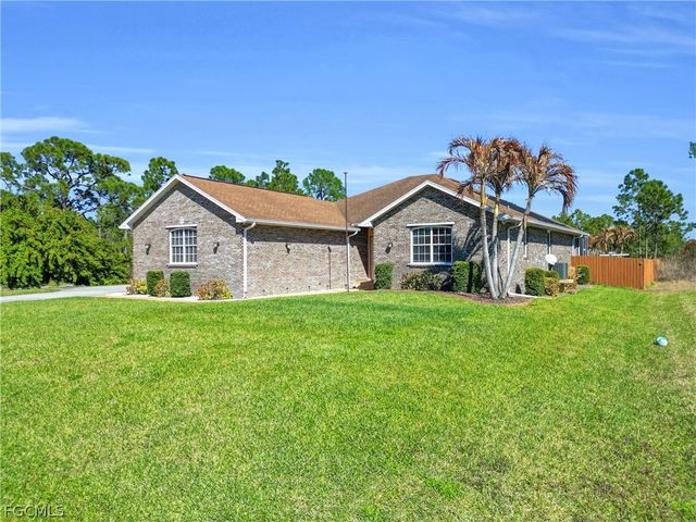 908 Pine AVE, Lehigh Acres, FL 33972