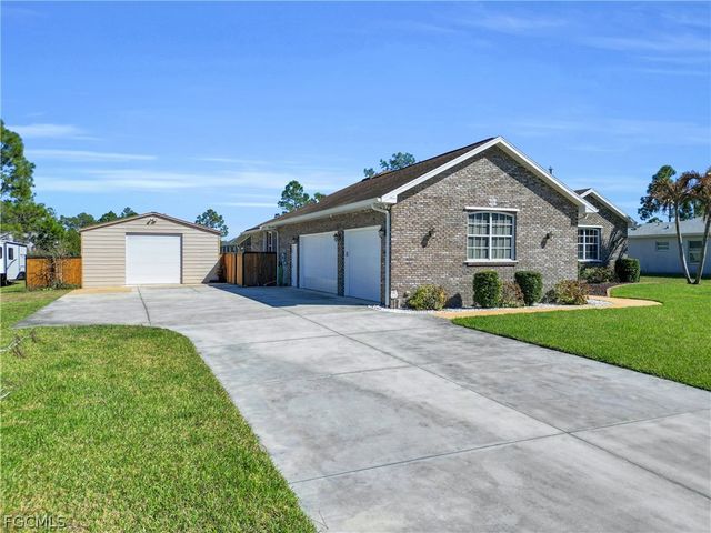 908 Pine AVE, Lehigh Acres, FL 33972