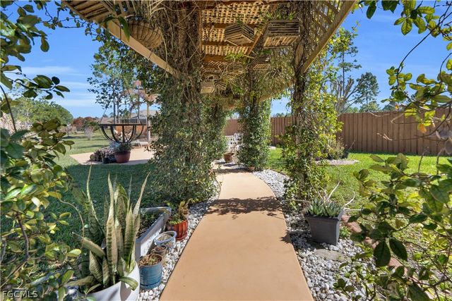 908 Pine AVE, Lehigh Acres, FL 33972