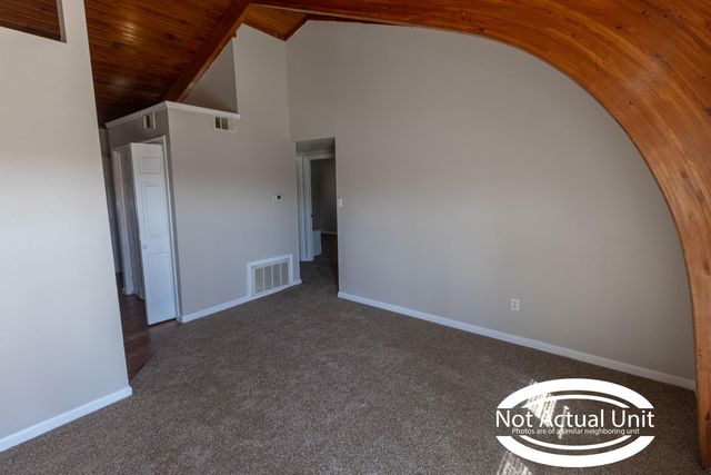 7401 N MOBERLY DR A, Columbia, MO 65202