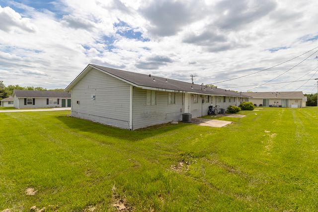 7401 N MOBERLY DR A, Columbia, MO 65202