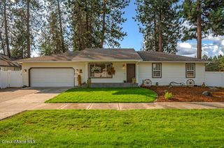 2424 E Woodcrest Dr, Post Falls, ID 83854