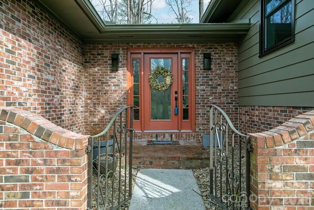 95 Ridgewood Place, Brevard, NC 28712