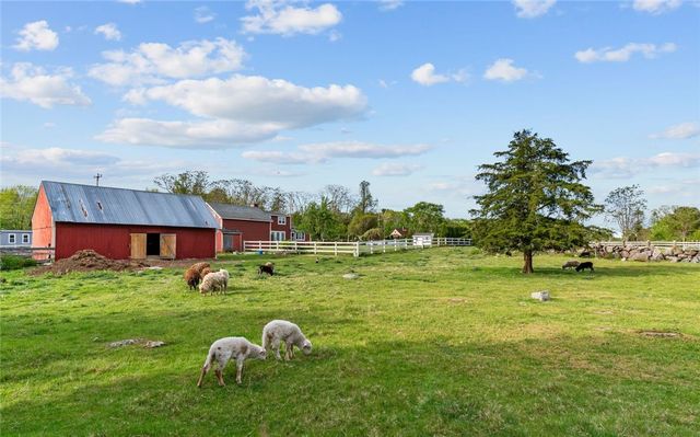 220 Plainfield Pike, Scituate, RI 02857