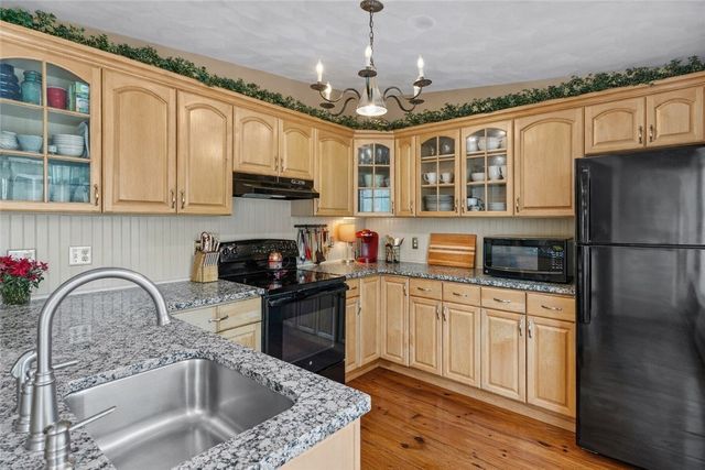 220 Plainfield Pike, Scituate, RI 02857